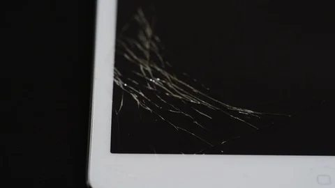 Cracked display corner of tablet computer 库存影片 86781286