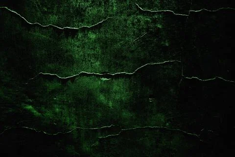 Cracks in a Decayed Dark Wall with Distressed Texture, Dark Horror Texture Foto stock