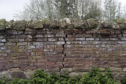 Cracks in wall from subsidence Foto stock