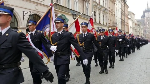 Cracow. Uniformed services during parade in the national constitution day Vidéo 75830004