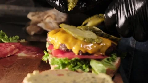 Craft burger cooking meat beef Stock-Footage 171082253
