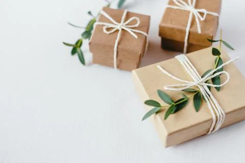 Craft gift boxes on white background. Foto stock
