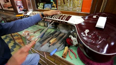 Craftsman adjust sitar Stock Footage 41300539