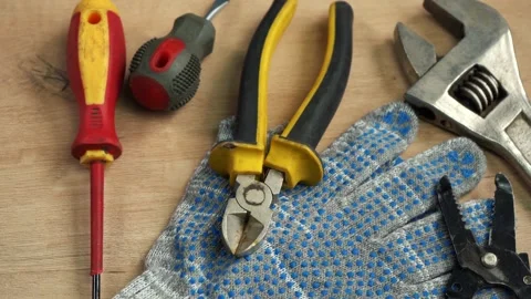 Craftsman hand tools, wrenches and pliers with rust layer. Vintage tools. Stockbeeldmateriaal 157711925