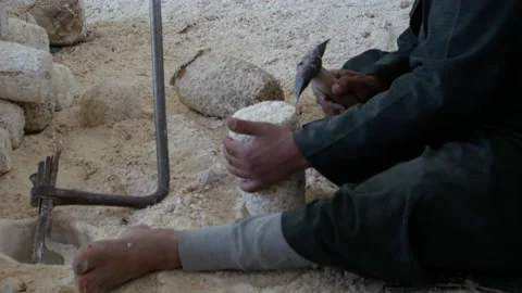 Craftsmen make a vase from stone using ancient Egyptian technology 動画素材 147673574