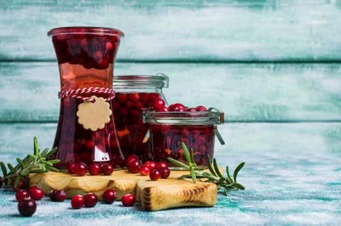 Cranberries with the syrup Foto stock