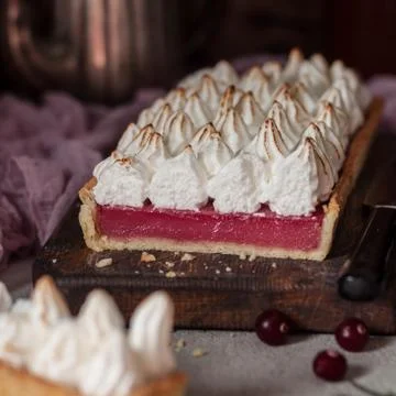Cranberry Meringue Tart Stock Photos