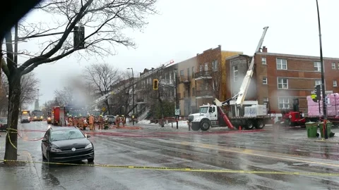 Crane accident during a rain fall Video stock 133274859