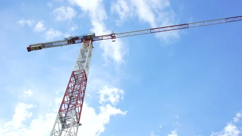 Crane against blue Sky Stockbeeldmateriaal 271661315