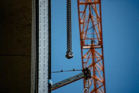 Crane and building construction. construction of a large building using a cra Foto stock