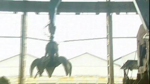 Crane discarded metal 動画素材 377637