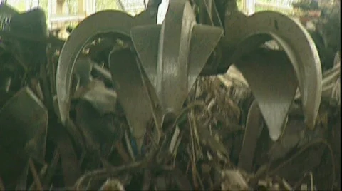 Crane discarded metal 動画素材 377645