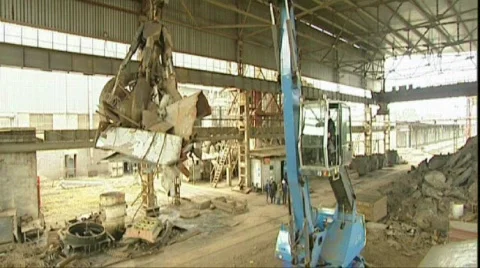 Crane discarded metal 動画素材 377680