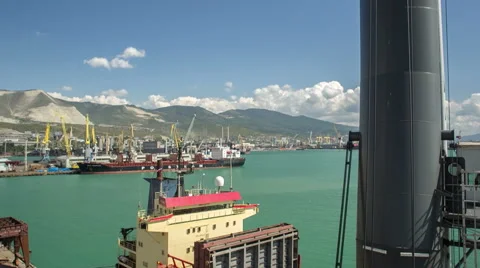 Crane flight in harbor, shipyard Видео 52382147