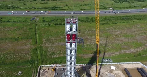 Crane lift chimney pipe segment Vidéo 68788315