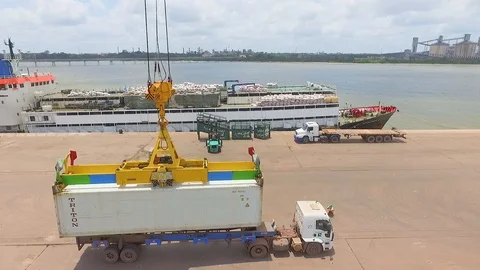 Crane loading truck with ship container in a port in Brazil Video stock 106022504
