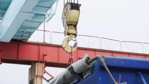 Crane moves loads on construction site Stock Footage 127340938