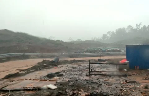 Crane operator, heavy rain, construction site, crane cabin, point of view, rainy Stock Footage 340046017
