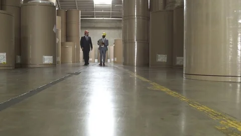 Crane shot of warehouse supervisors Stock-Footage 76225312