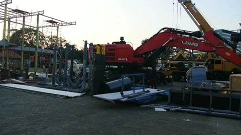 Crane, tractor and excavator at construction and mining area 스톡 동영상 285111123