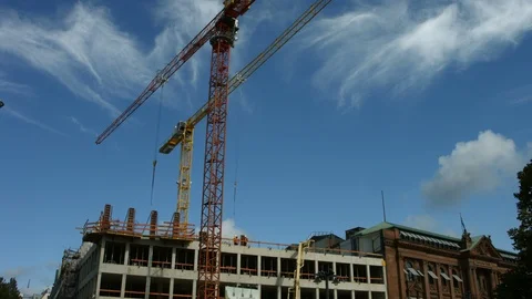 Cranes at construction site Vídeo Stock 104837955