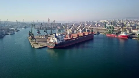 Cranes loadin ship. Aerial view Video stock 104115463