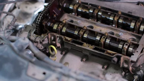 Crankshaft in car engine closeup 库存影片 133642488
