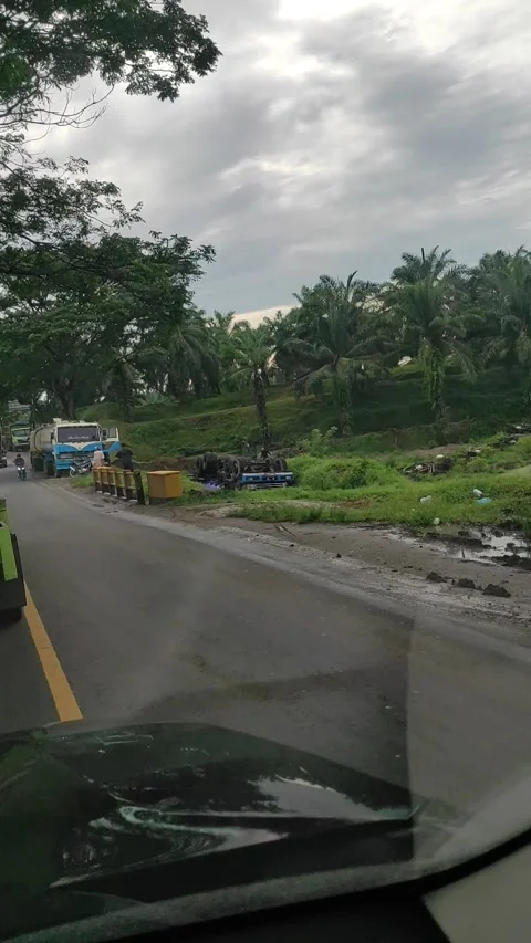 Crash Batu Bara Stock-Footage 167675048