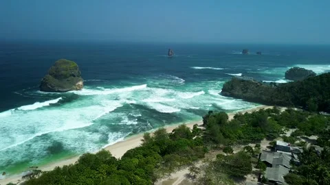 Crashing Ocean Waves at Goa Cina Beach Malang August 4 2026 Vídeo Stock 342336239