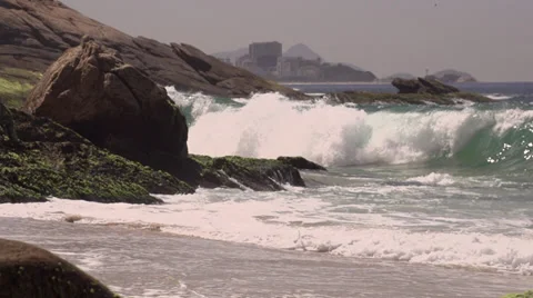 Crashing rio waves 2 動画素材 30252161