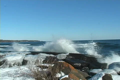 Crashing Waves to Prism Video stock 1086902