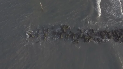 Crashing Waves on Rocks Wide Static Drone D-Log 库存影片 89922015