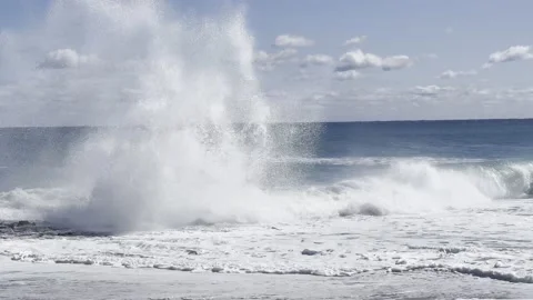 Crashing Waves spray Stock Footage 165083055