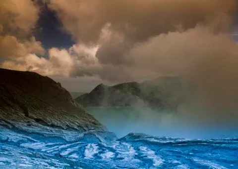 Crater of volcano Ijen, Java, Indonesia 스톡 사진