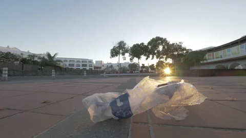 A crawling empty pack 스톡 동영상 145007066