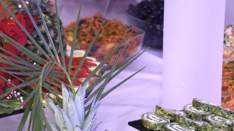 Crayfish and seafood with fruit laid out on a tray 動画素材 110894702