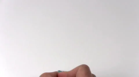 Crayon drawing LIGHT BULB V2 - HD Stock Footage 5418185