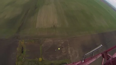 Crazy jump from a 120-meter Stockbeeldmateriaal 202101915