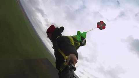Crazy jump from a 120-meter Stockbeeldmateriaal 202102367