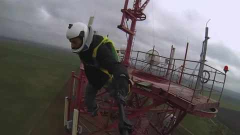 Crazy jump from a 120-meter Stockbeeldmateriaal 202103639
