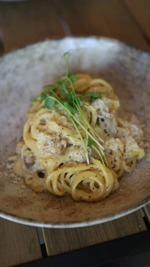Creamy spaghetti carbonara Stock Footage 337848509