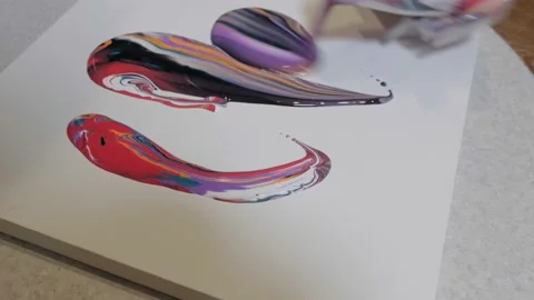 Create an abstract painting. liquid acrylic paint. Painting with liquid ink Video stock 194583044