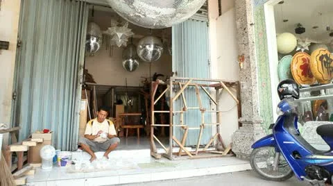 Create a mirror ball Stock Footage 22113847