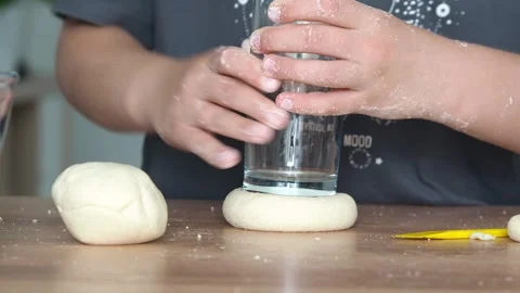 Create unique handicrafts from natural materials. Modeling lessons from clay, do Stock Footage 311795802