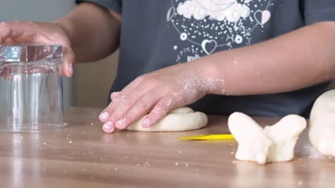 Create unique handicrafts from natural materials. Modeling lessons from clay, do Stock Footage 311795833
