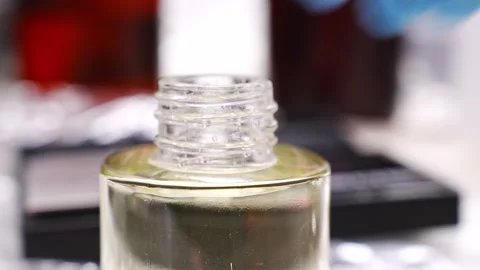 Create your own aroma diffusers with alcohol and essential oils easily Video stock 304500723