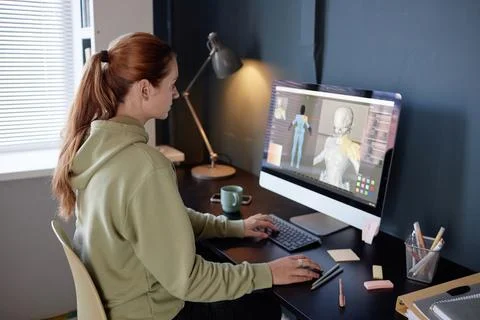 Creating 3D Animation Using Digital Tablet at Workspace 库存照片