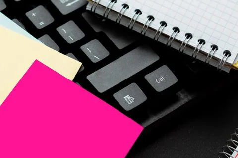 Creating Computer Programming Services, Typing New Worksheet Data, Safe Website Foto stock