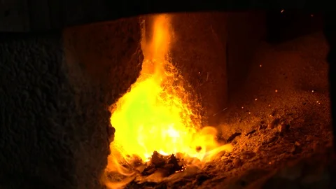 Creating a dagger Stock-Footage 112777989