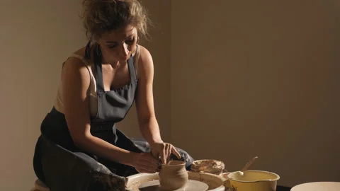 Creating jar or vase of clay. 스톡 동영상 102248035